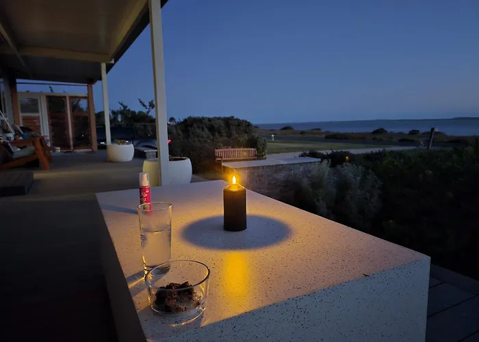 Coorong Lakeside Cottage